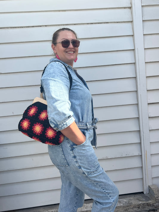 Crochet Purse with Wooden Kiss Lock. Black