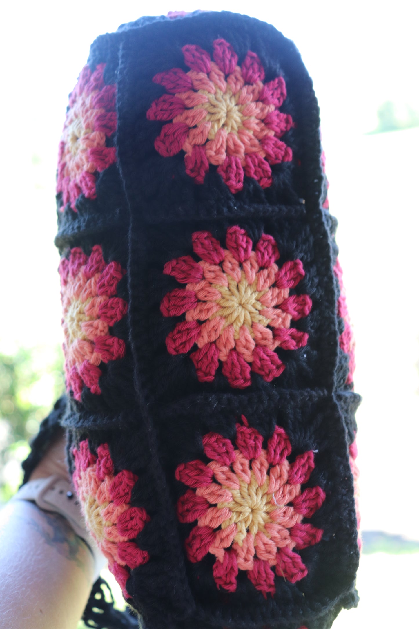 Crochet Purse with Wooden Kiss Lock. Black